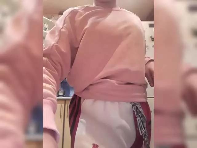 Meow-WoW on BongaCams 