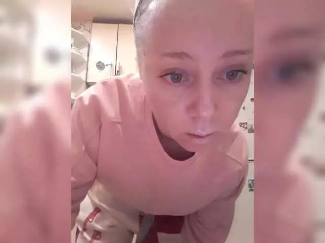 Meow-WoW on BongaCams 