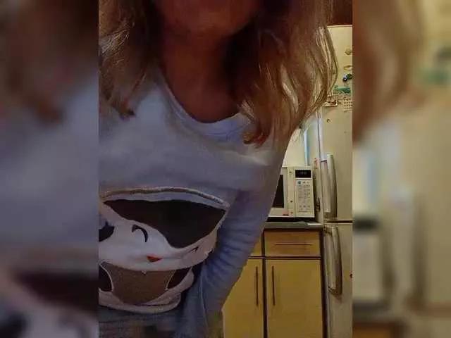 Meow-WoW on BongaCams 