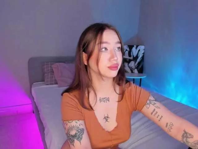 MinnieWest on BongaCams 