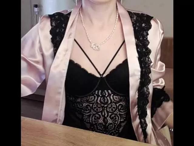 Mint-Lime on BongaCams