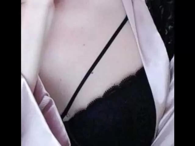 Mint-Lime on BongaCams