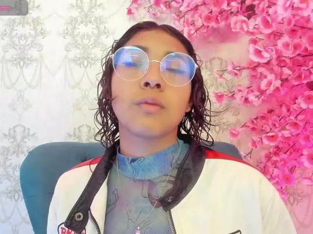 Oliv-Jones on BongaCams 