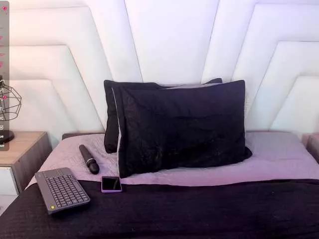 Oriana82 on BongaCams 
