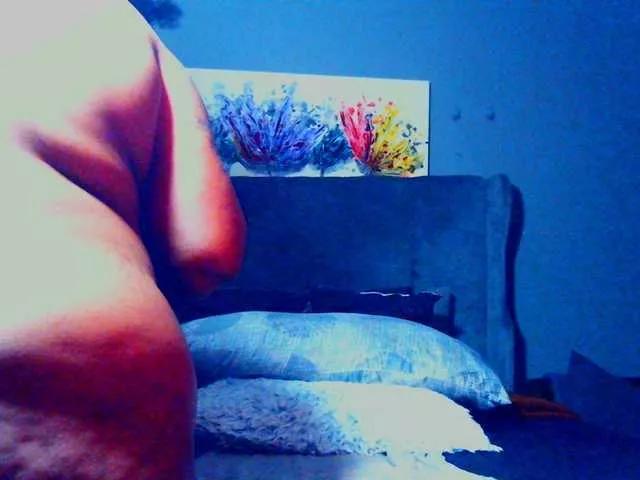 PearBlu38 on BongaCams