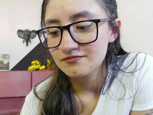 Perla-Teen on BongaCams