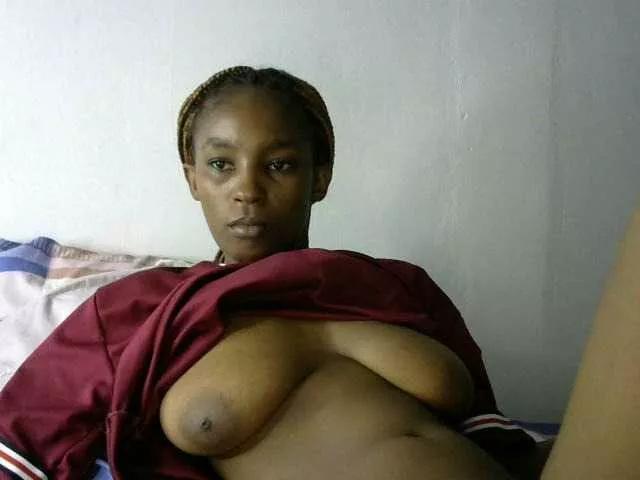 Petite20 on BongaCams 