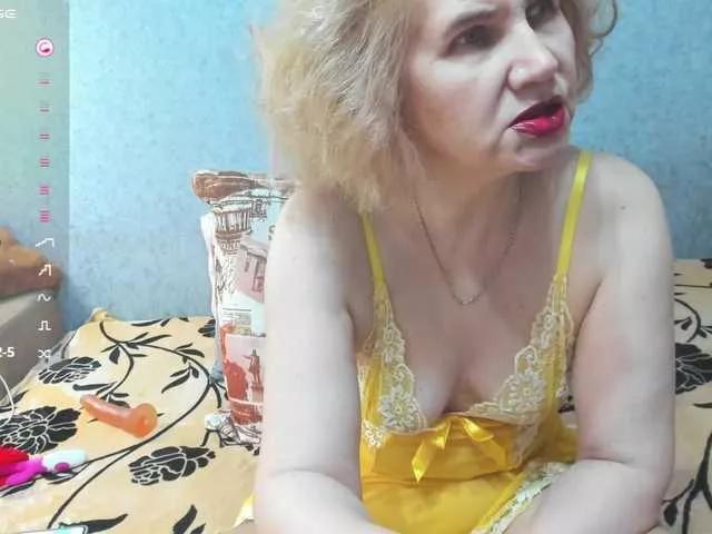 Red-hot-lips on BongaCams 