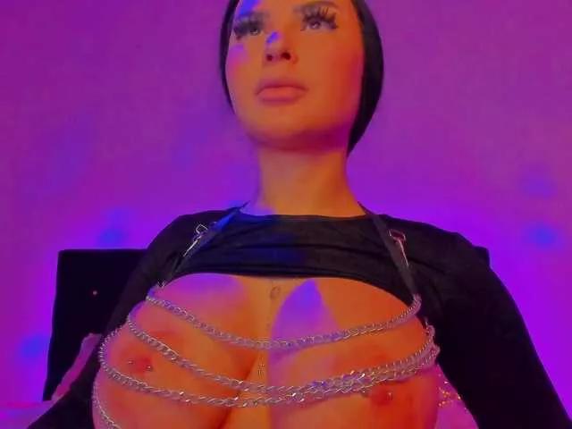 SashaBlue on BongaCams