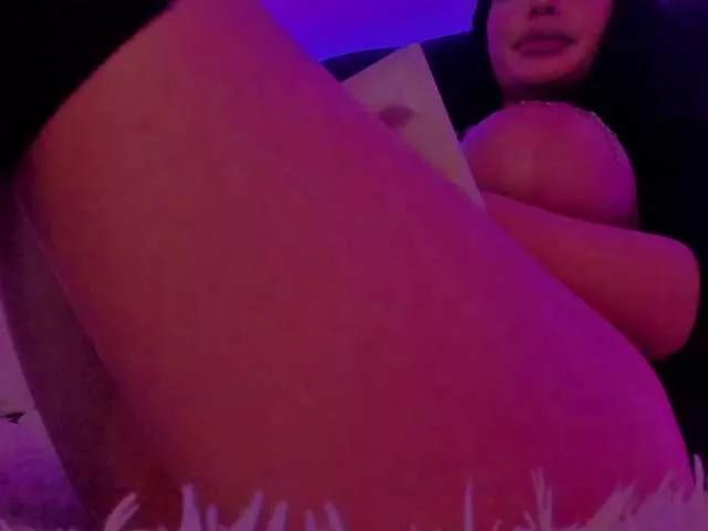 SashaBlue on BongaCams