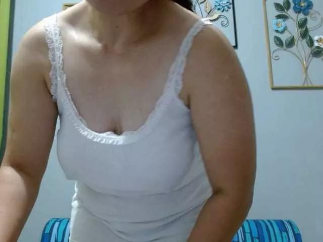 Scarletteb on BongaCams 