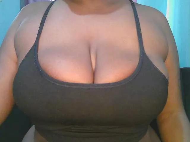 Sexylovee01 on BongaCams 