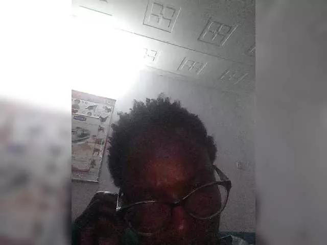 Shizzow38 on BongaCams 