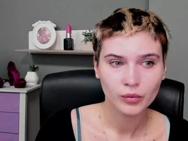 soft-sarah on BongaCams 