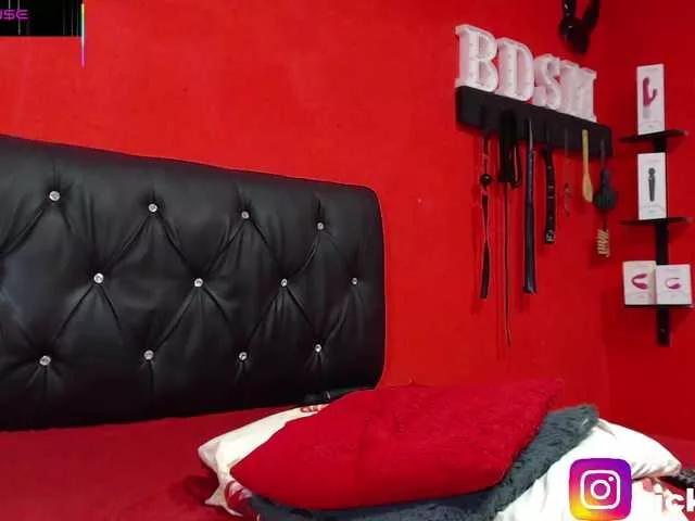 Submissivelat on BongaCams 