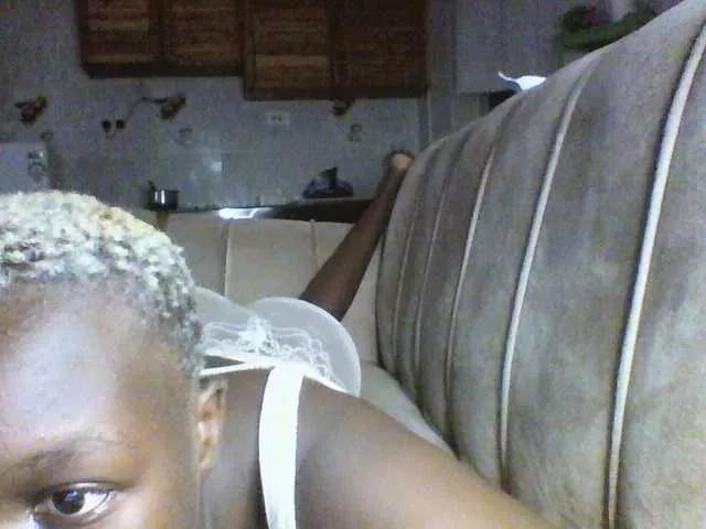 Sweetchocolate on BongaCams 