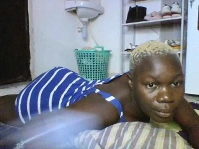 Sweetchocolate on BongaCams 