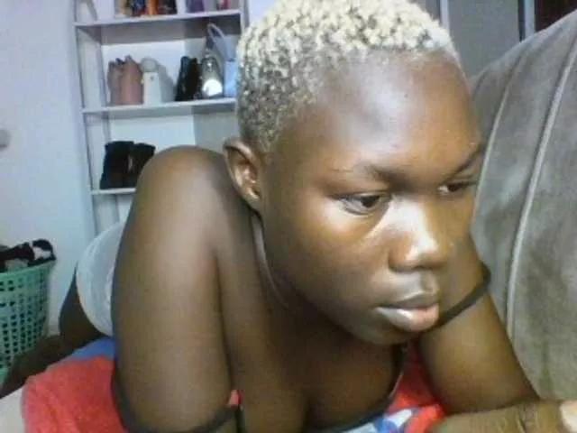 Sweetchocolate on BongaCams 