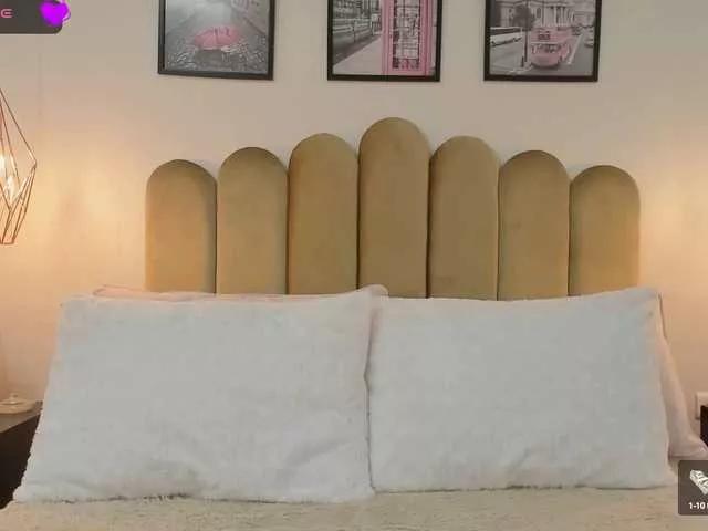 zoewhitte on BongaCams 
