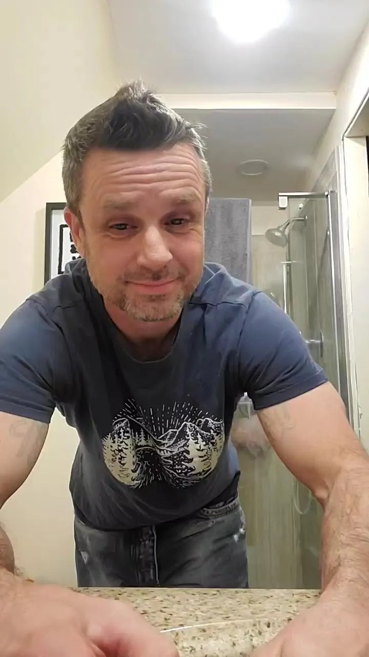 Offline 4_Fox_sakes on Cam4