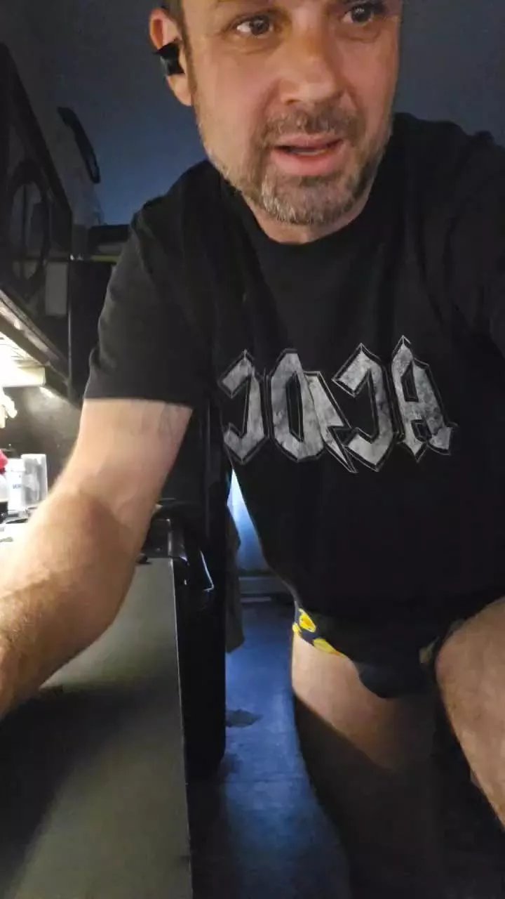 Offline 4_Fox_sakes on Cam4