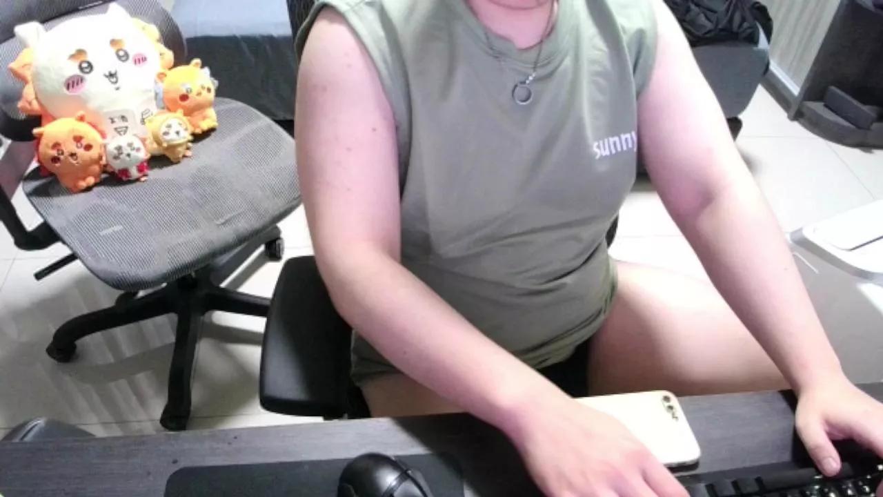 551_202_ on Cam4 
