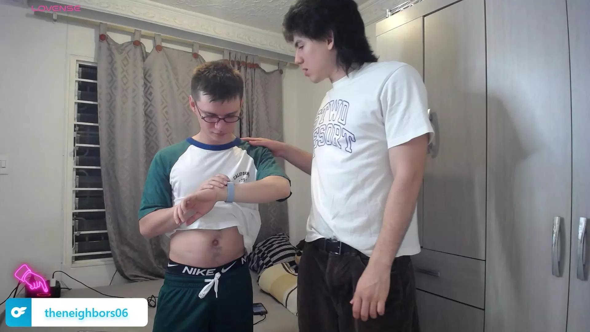 _the_neighbors on Cam4 