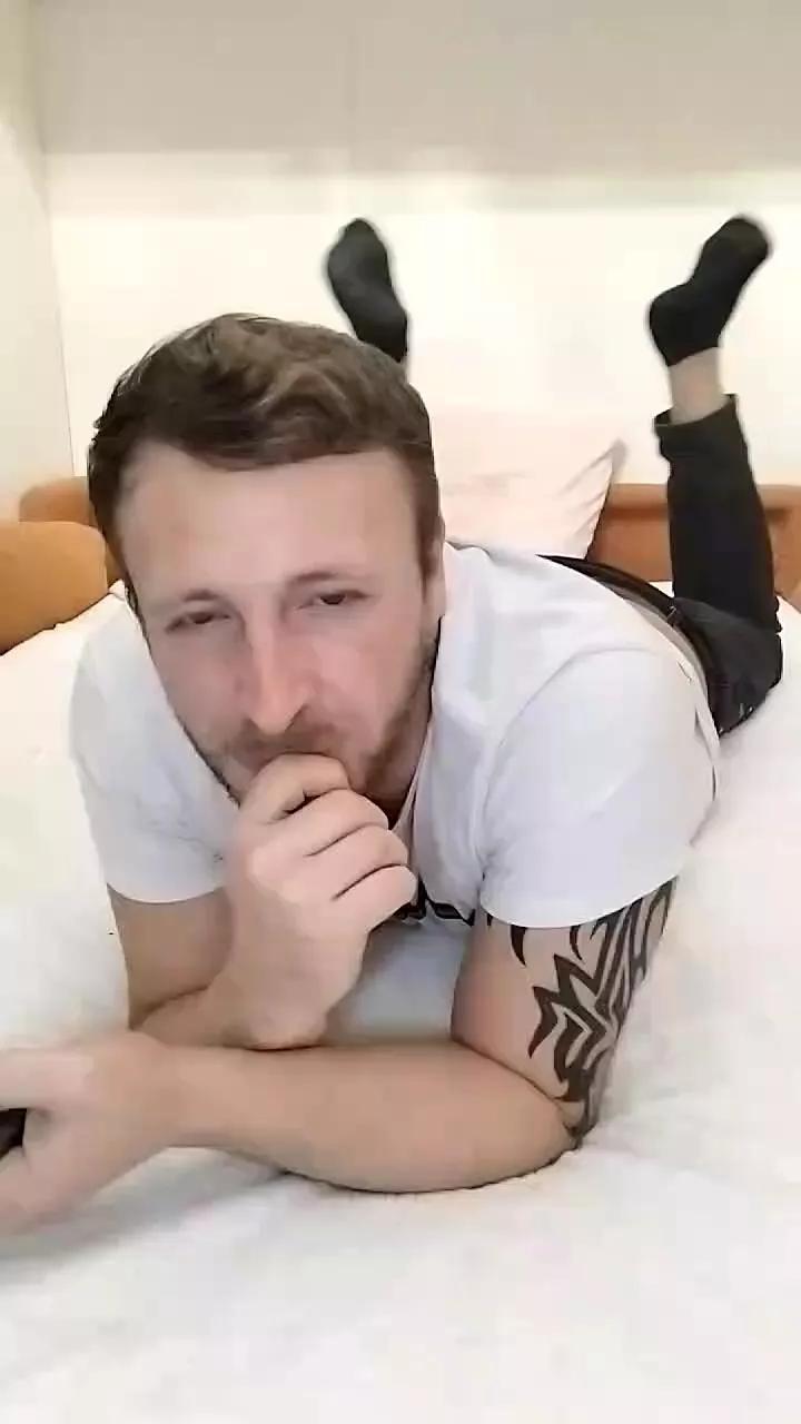 Alegti88 on Cam4 
