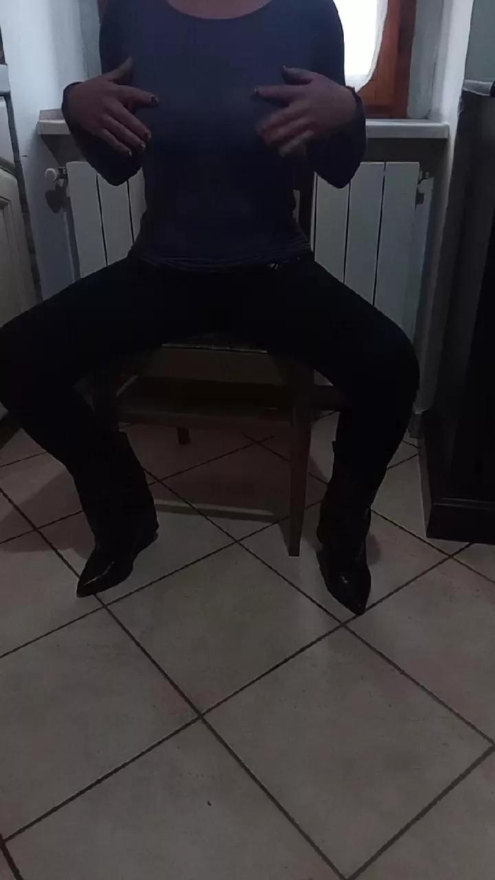 AleMarco5 on Cam4 