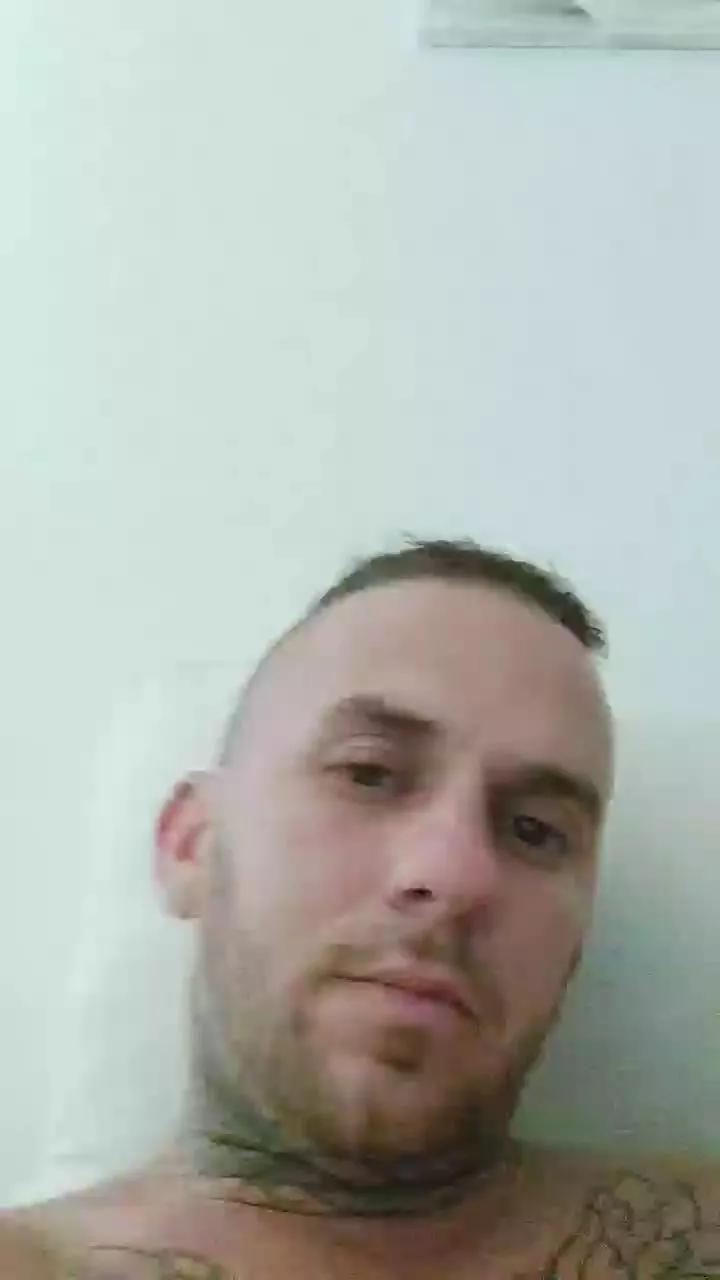 Alexhookah69 on Cam4 