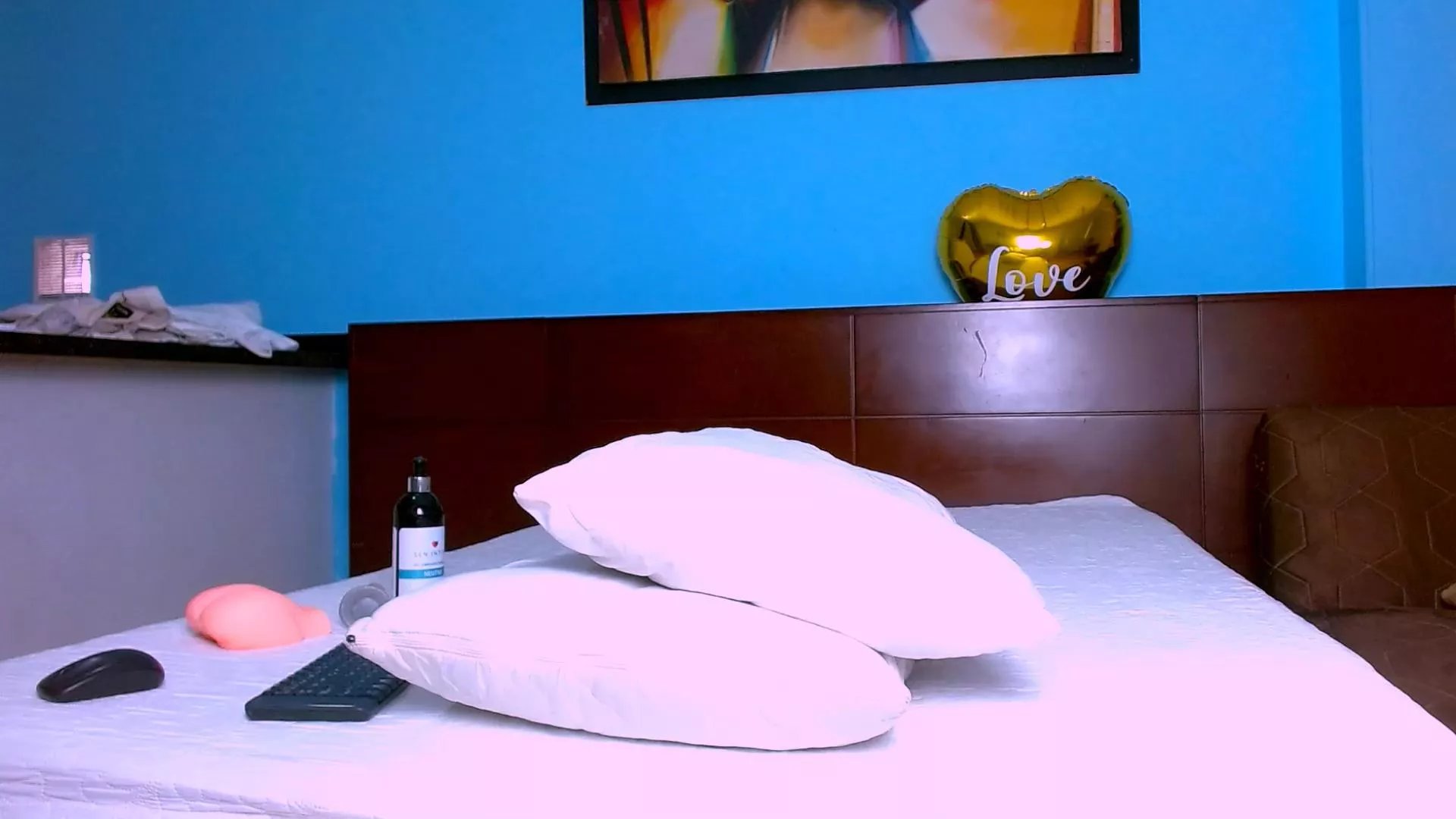 Offline Alexpiers on Cam4