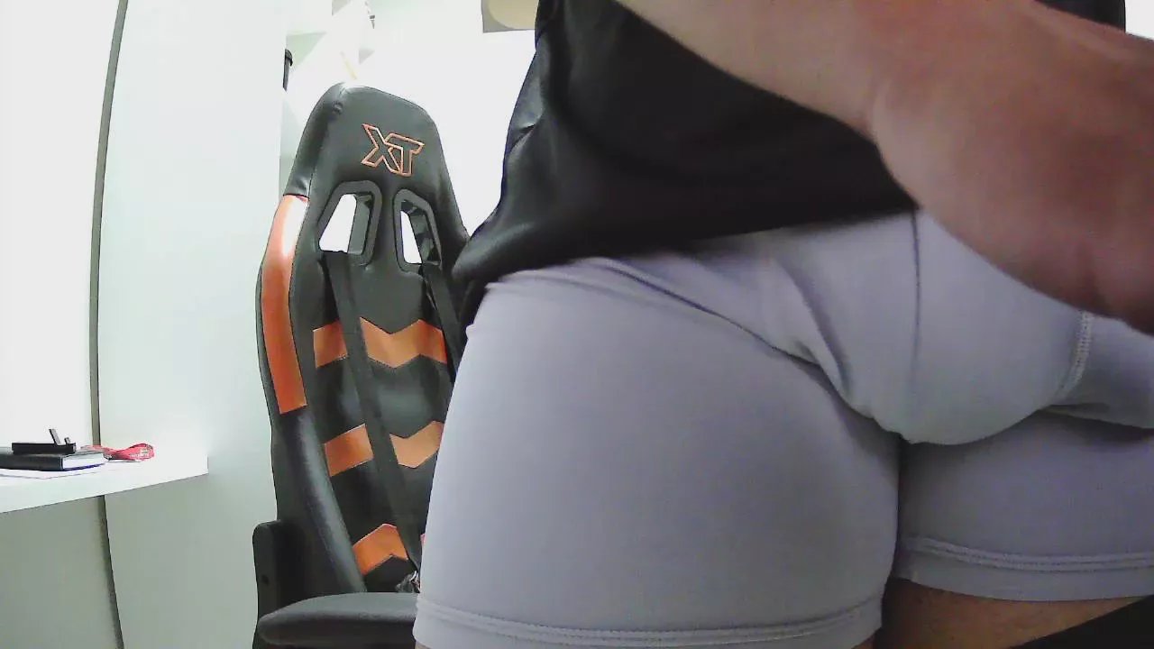 Offline anonimooooooogg on Cam4