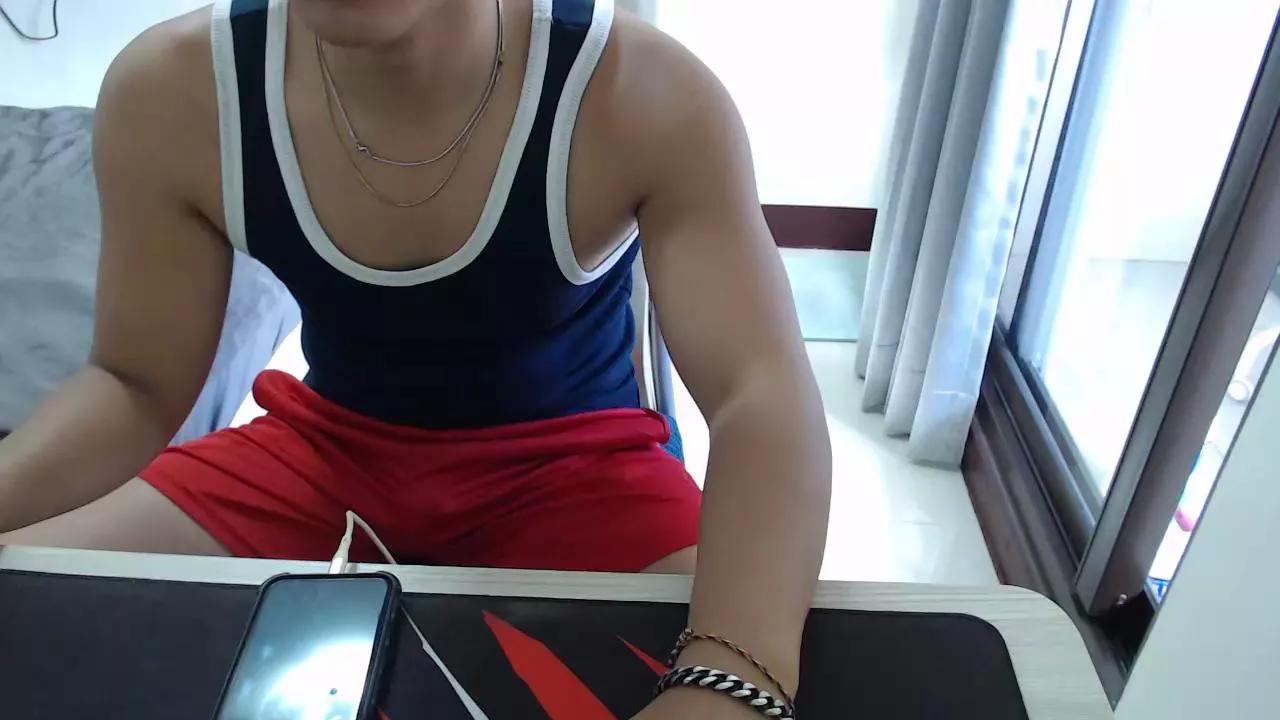 Aqu_01 on Cam4 