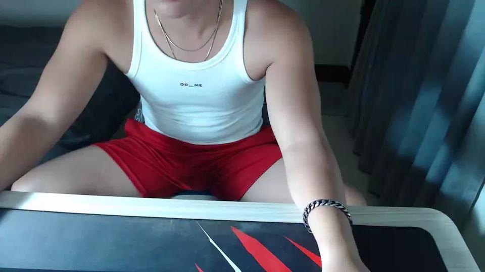 Aqu_01 on Cam4 