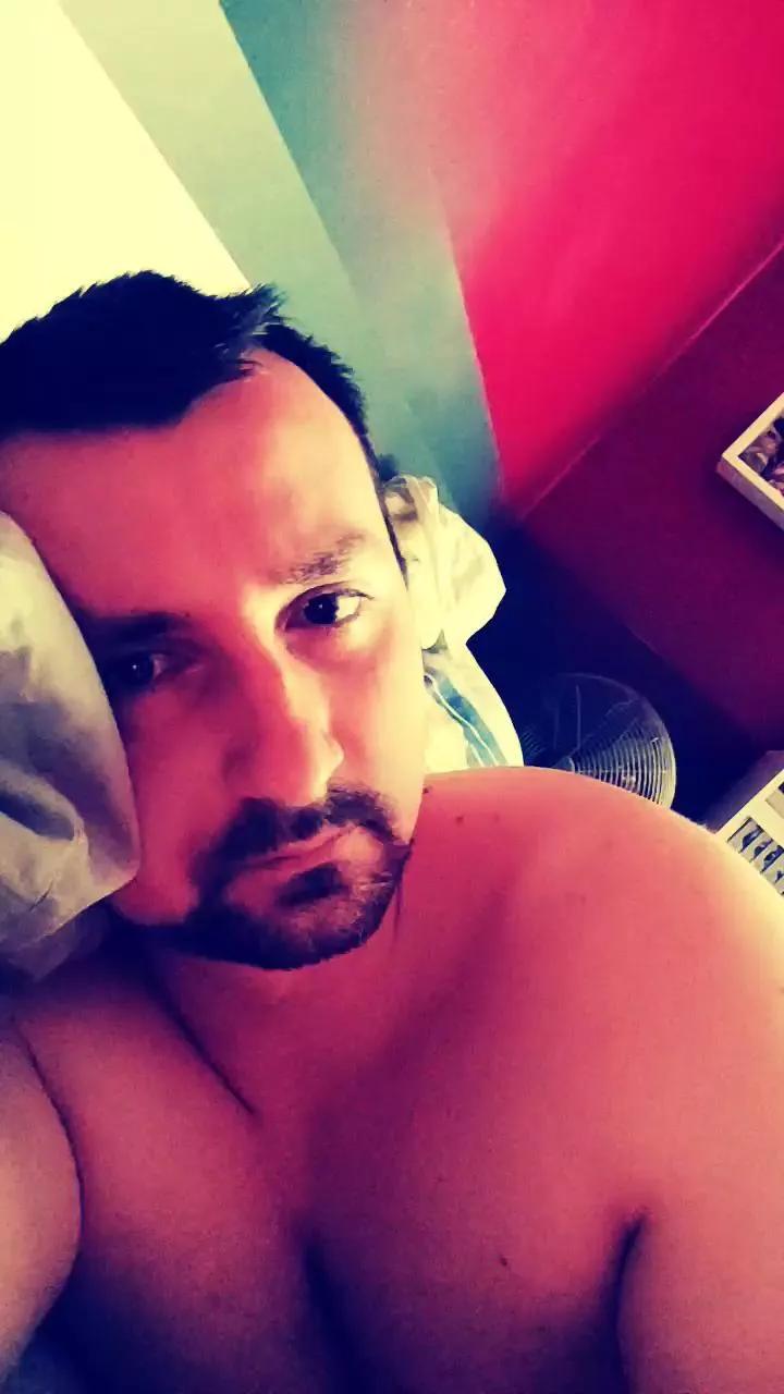 Artorias94x on Cam4 