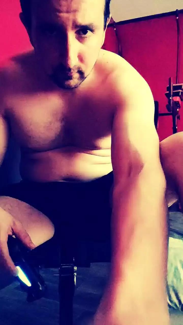 Artorias94x on Cam4 