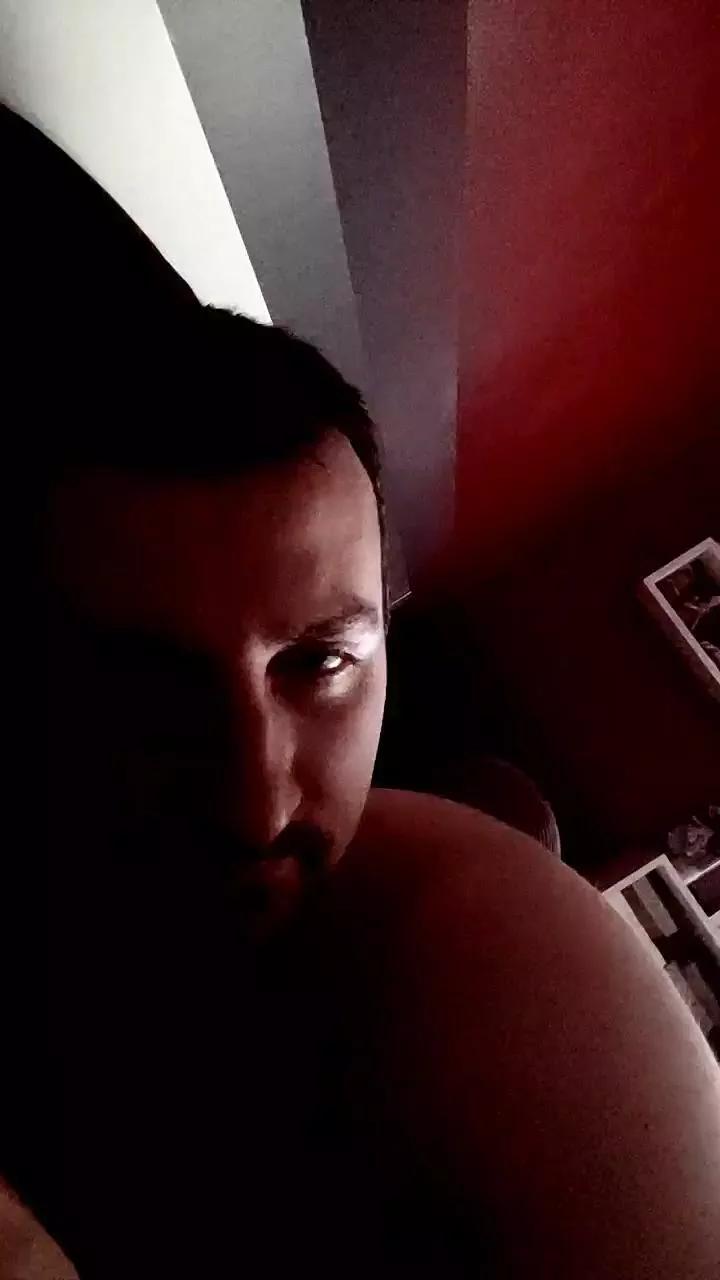 Artorias94x on Cam4 