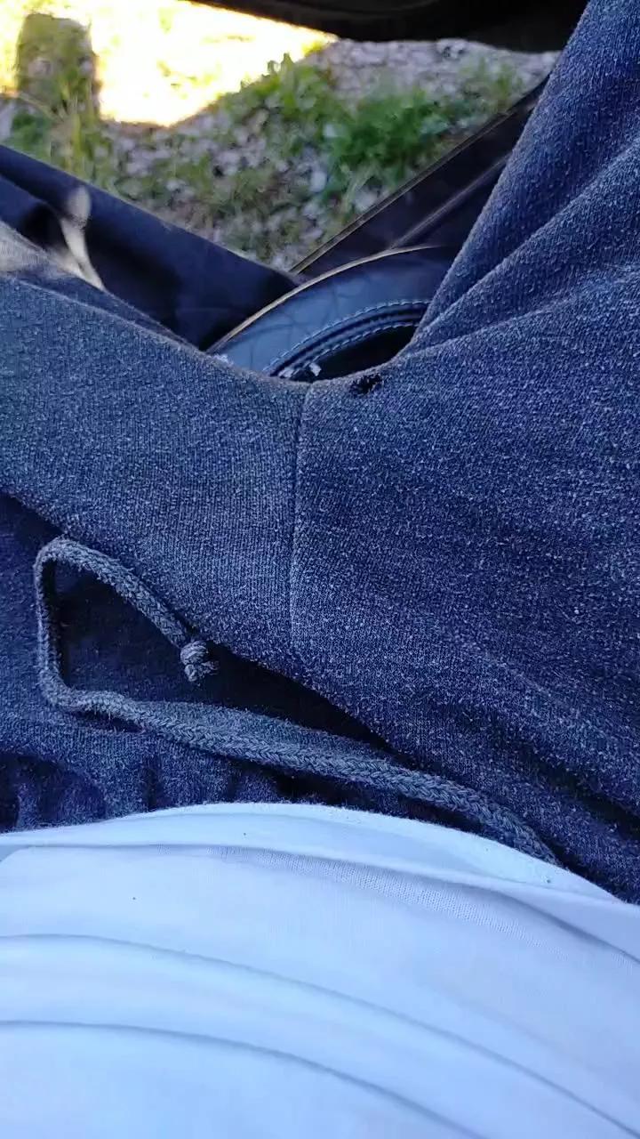 axes00 on Cam4 