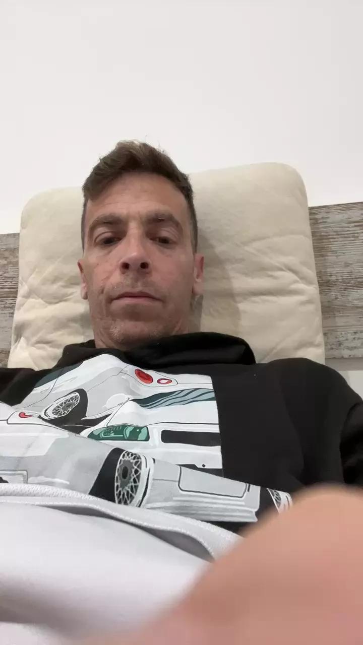 bandy83 on Cam4 