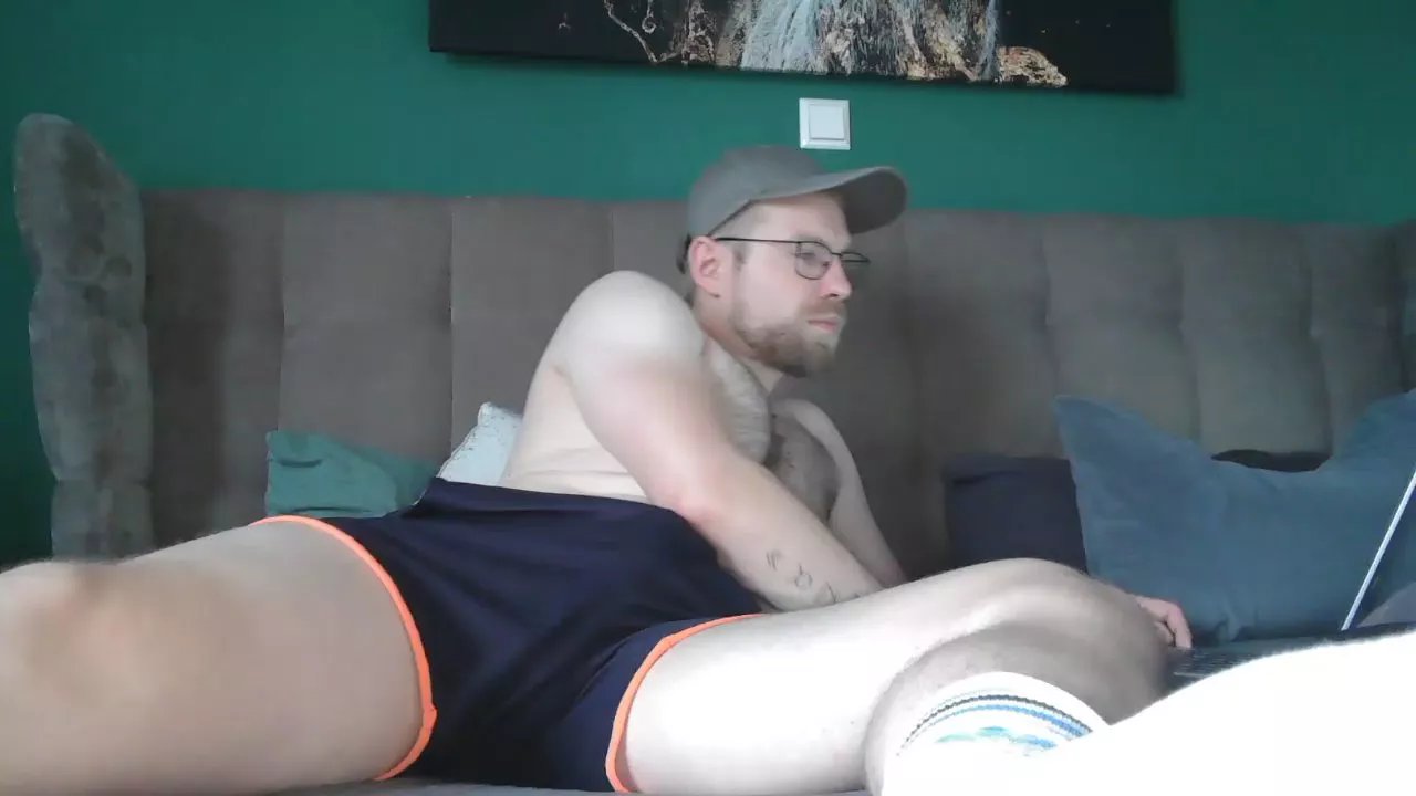 Offline Bartfresse91 on Cam4