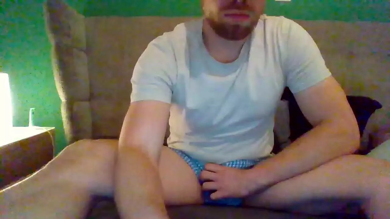 Offline Bartfresse91 on Cam4