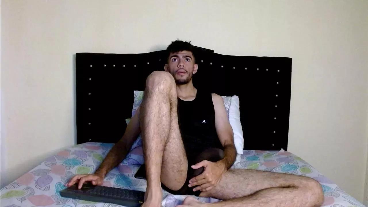 Bear_97x on Cam4 