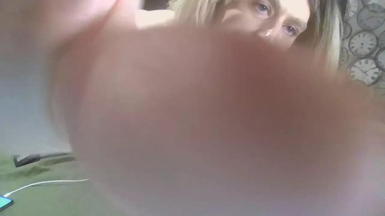 Becky_Cee on Cam4 