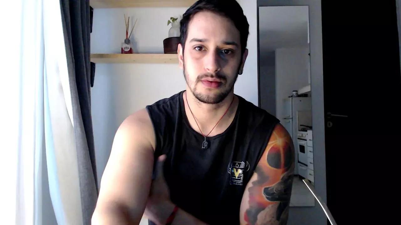 bigale24 on Cam4 