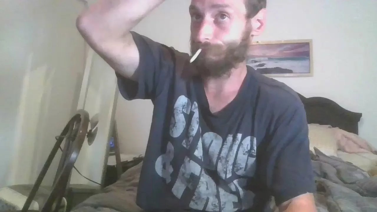 Offline bigBUZZZZ69 on Cam4