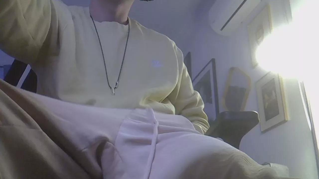 bigone46_xxx on Cam4 