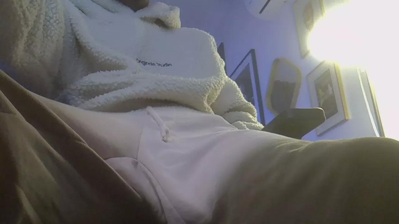 bigone46_xxx on Cam4 