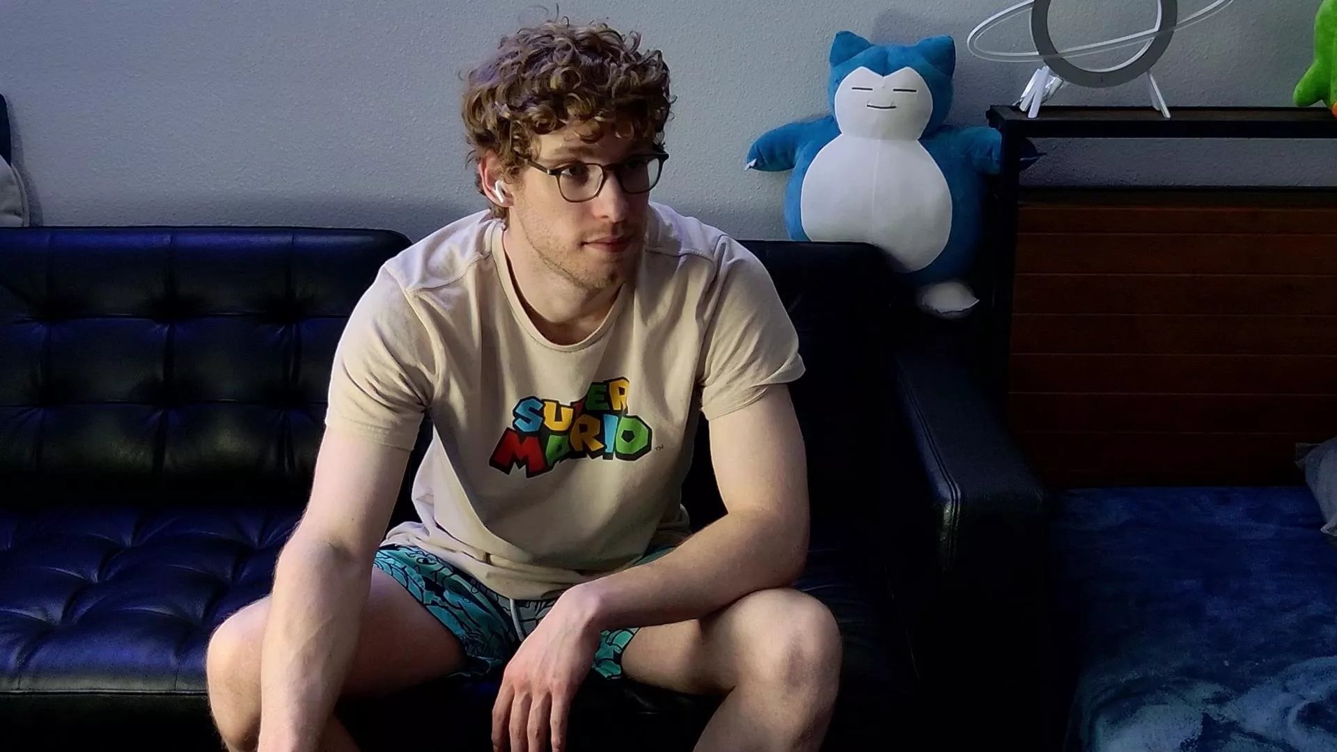 Offline BlueEyedTallGuy on Cam4