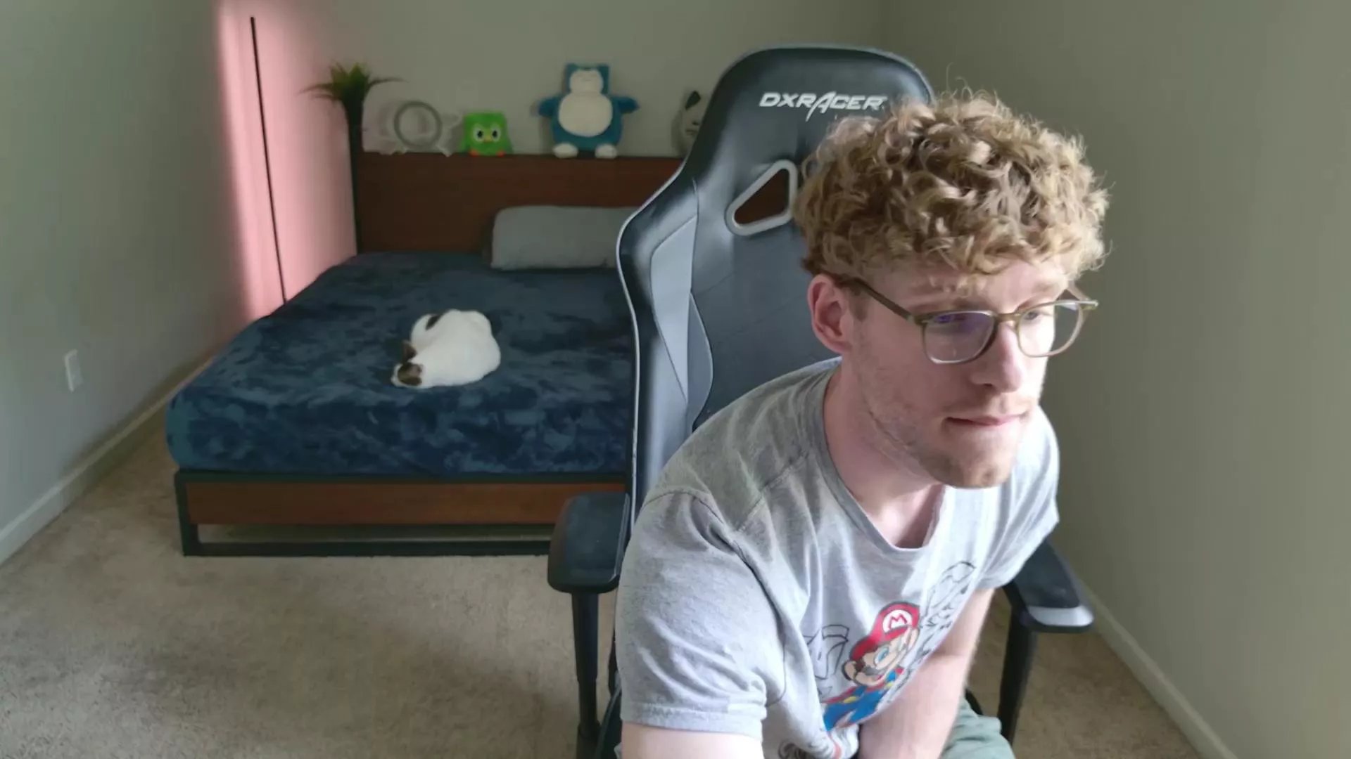 Offline BlueEyedTallGuy on Cam4