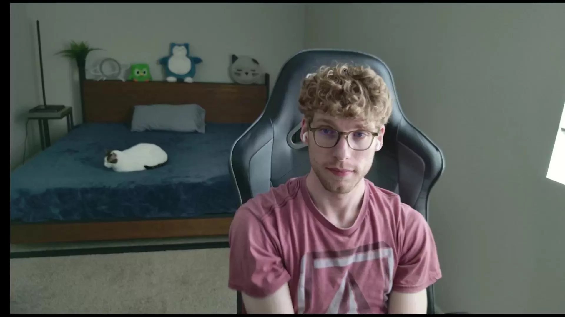 Offline BlueEyedTallGuy on Cam4